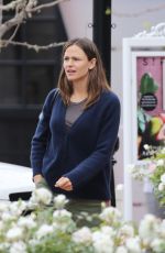 JENNIFER GARNER Out Shopping in Pacific Palisades 05/15/2019