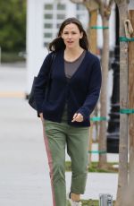 JENNIFER GARNER Out Shopping in Pacific Palisades 05/15/2019