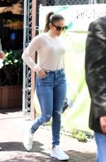 JENNIFER LOPEZ and Alex Rodriguez Out for Lunch in Miami 05/29/2019