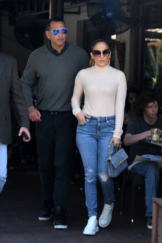 JENNIFER LOPEZ and Alex Rodriguez Out for Lunch in Miami 05/29/2019