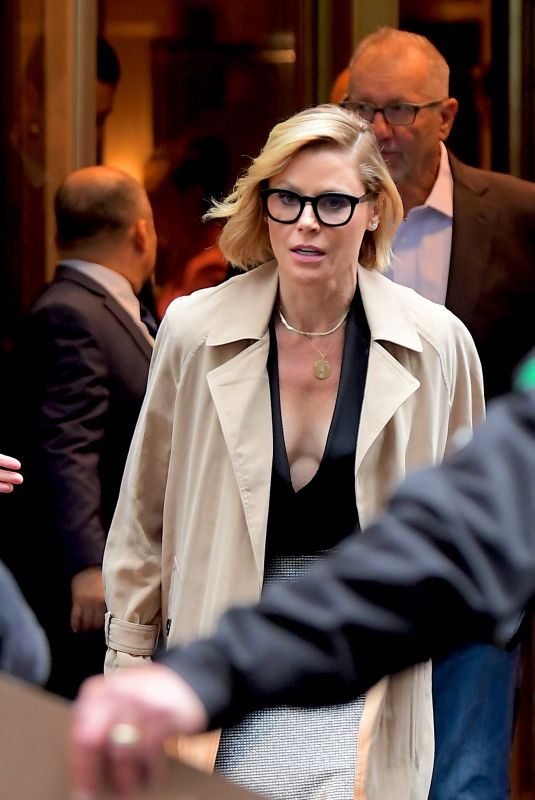 JULIE BOWEN at Cast of Modern Family Reunite for ABC Upfronts in New York 05/14/2019