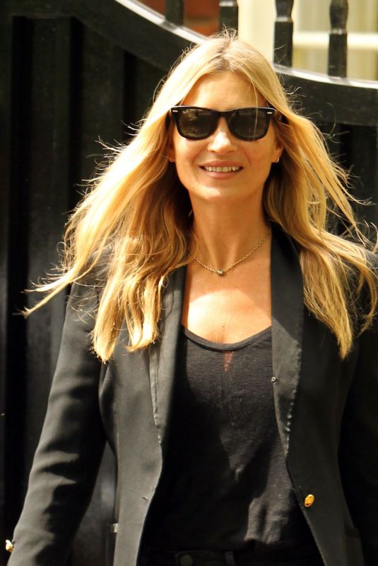 KATE MOSS Leaves Her Home in London 05/22/2019