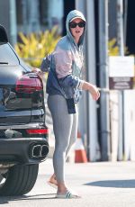 KATY PERRY Shopping at Brentwood Country Mart in Santa Monica 05/17/2019