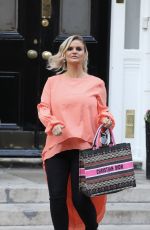 KERRY KATONA Leaves a Harley Street Clinic 05/18/2019
