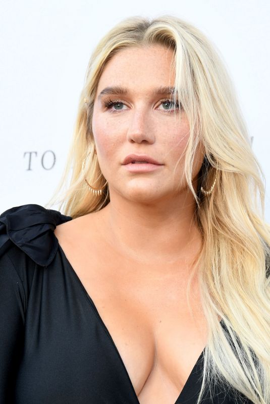 KESHA SEBERT at Humane Society of United States to the Rescue! LA Gala 05/04/2019