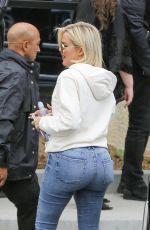 KHLOE KARDASHIAN Arrives at Kanye West