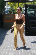 KOURTNEY KARDASHIAN Arrives at Cecconi