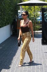 KOURTNEY KARDASHIAN Arrives at Cecconi