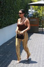 KOURTNEY KARDASHIAN Arrives at Cecconi