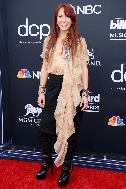 LAUREN DIAGLE at 2019 Billboard Music Awards in Las Vegas 05/01/2019