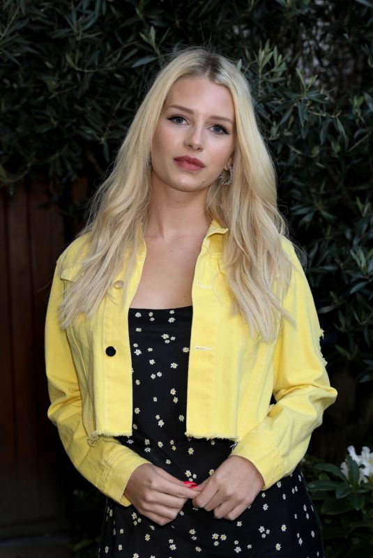 LOTTIE MOSS at Ivy Chelsea Garden