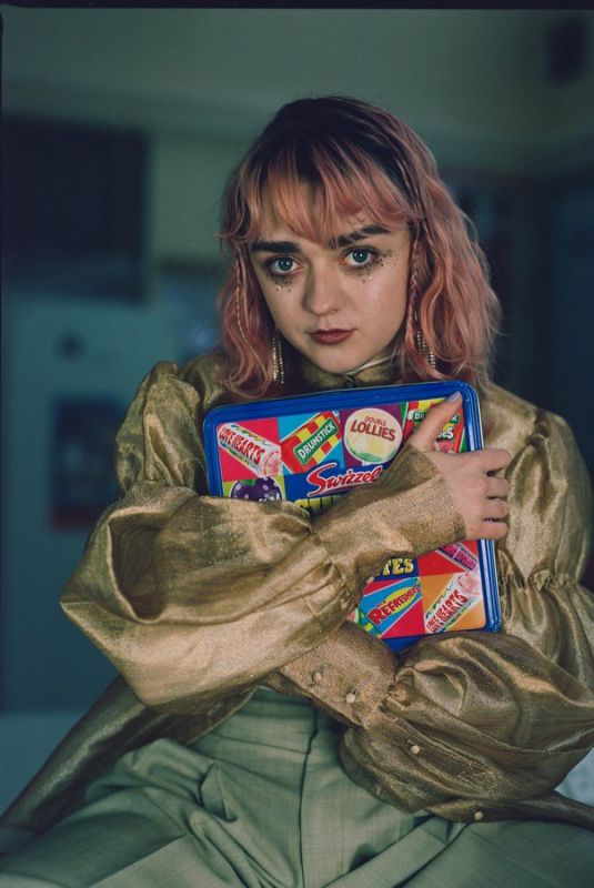 MAISIE WILLIAMS for Daisie Magazine, May 2019