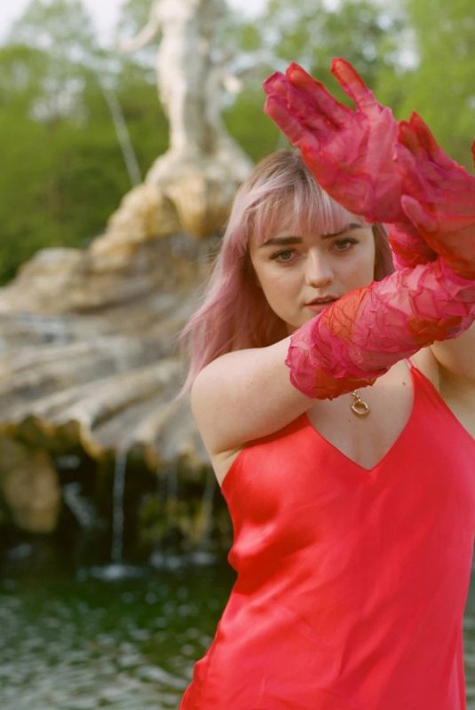 MAISIE WILLIAMS for Ssense, May 2019