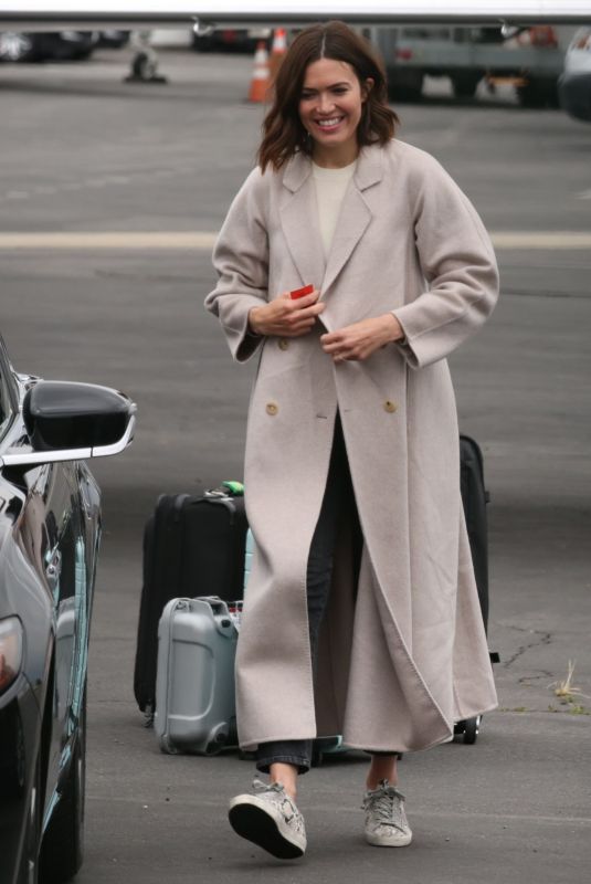 MANDY MOORE Boarding a Private Jet in Los Angeles 05/07/2019