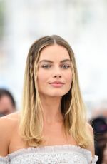 MARGOT ROBBIE at Once Upon a Time in Hollywood Photocall at Cannes Film Festival 05/22/2019