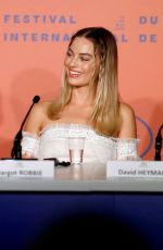 MARGOT ROBBIE at Once Upon a Time in Hollywood Press Conference in Cannes 05/22/2019