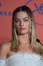 MARGOT ROBBIE at Once Upon a Time in Hollywood Press Conference in Cannes 05/22/2019