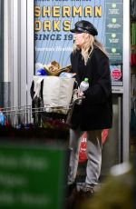 MILEY CYRUS at Whole Foods in Sherman Oaks 05/13/2019
