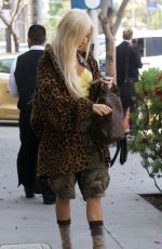 PIA MIA PEREZ Leaves Wally