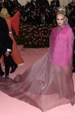 POM KLEMENTIEFF at 2019 Met Gala in New York 05/06/2019