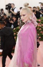 POM KLEMENTIEFF at 2019 Met Gala in New York 05/06/2019