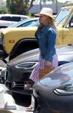 REESE WITHERSPOON Arrives at Her Office in Brentwood 05/21/2019