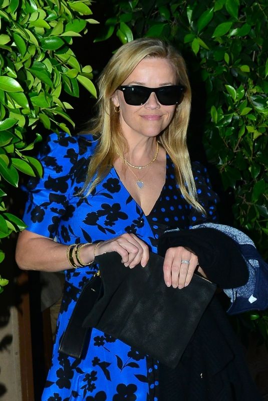 REESE WITHERSPOON Out for Dinnre in Santa Monica 05/12/2019