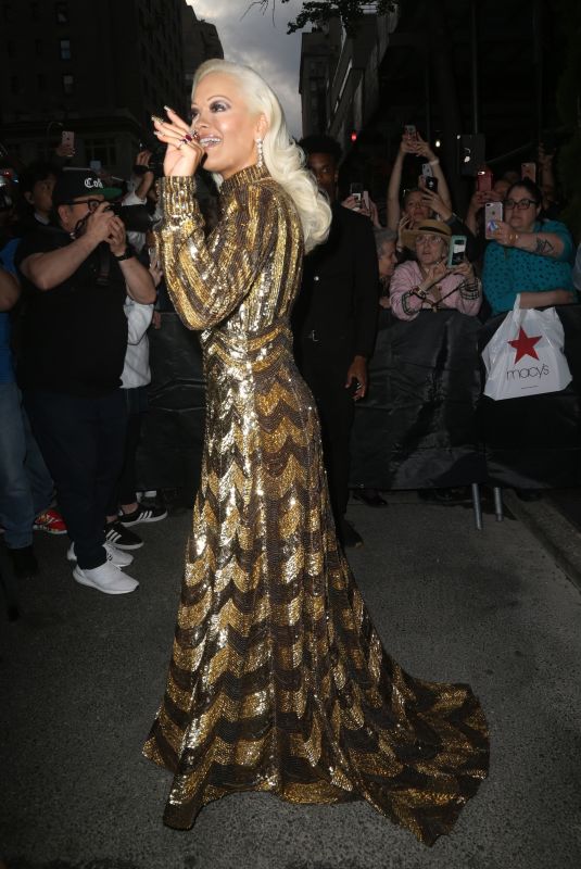 RITA ORA Leaves Carlyle Hotel in New York 05/06/2019