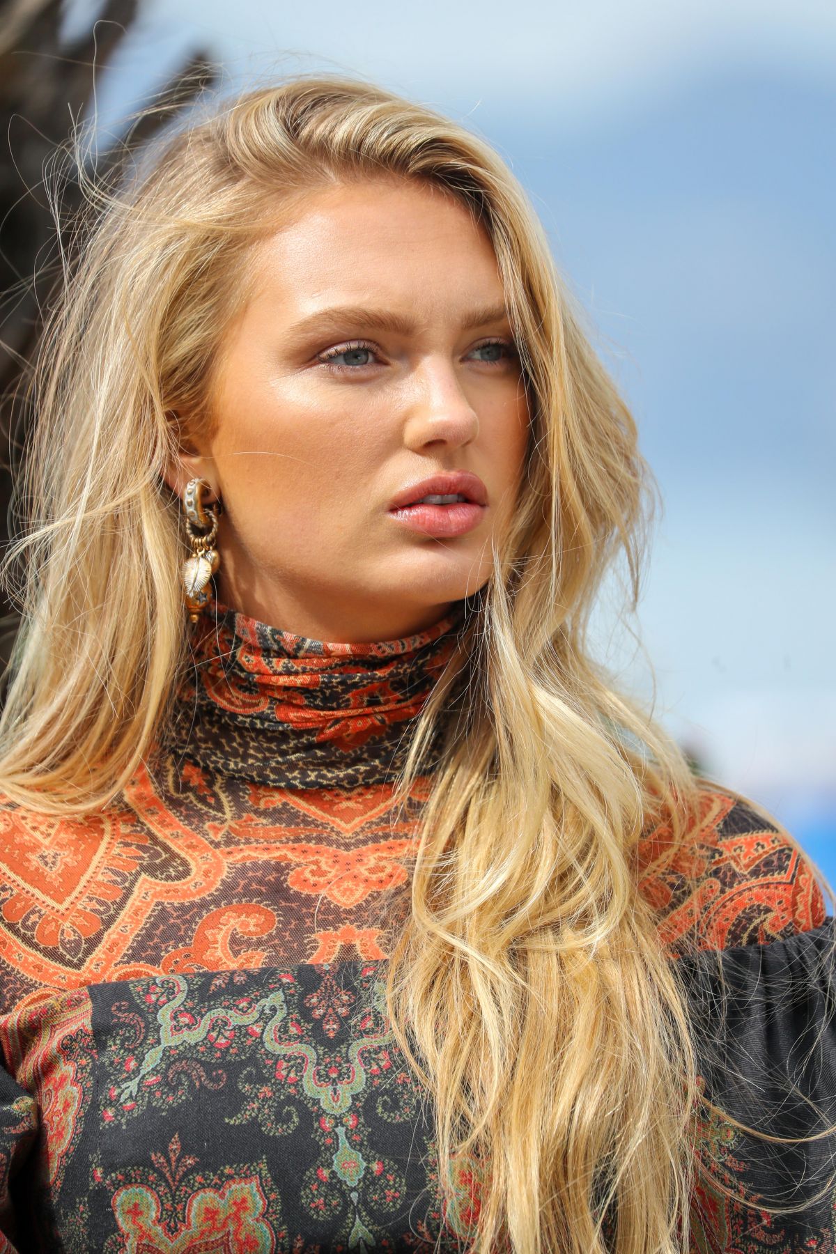 romee-strijd-arrives-at-martinez-hotel-in-cannes-05-15-2019-3.jpg