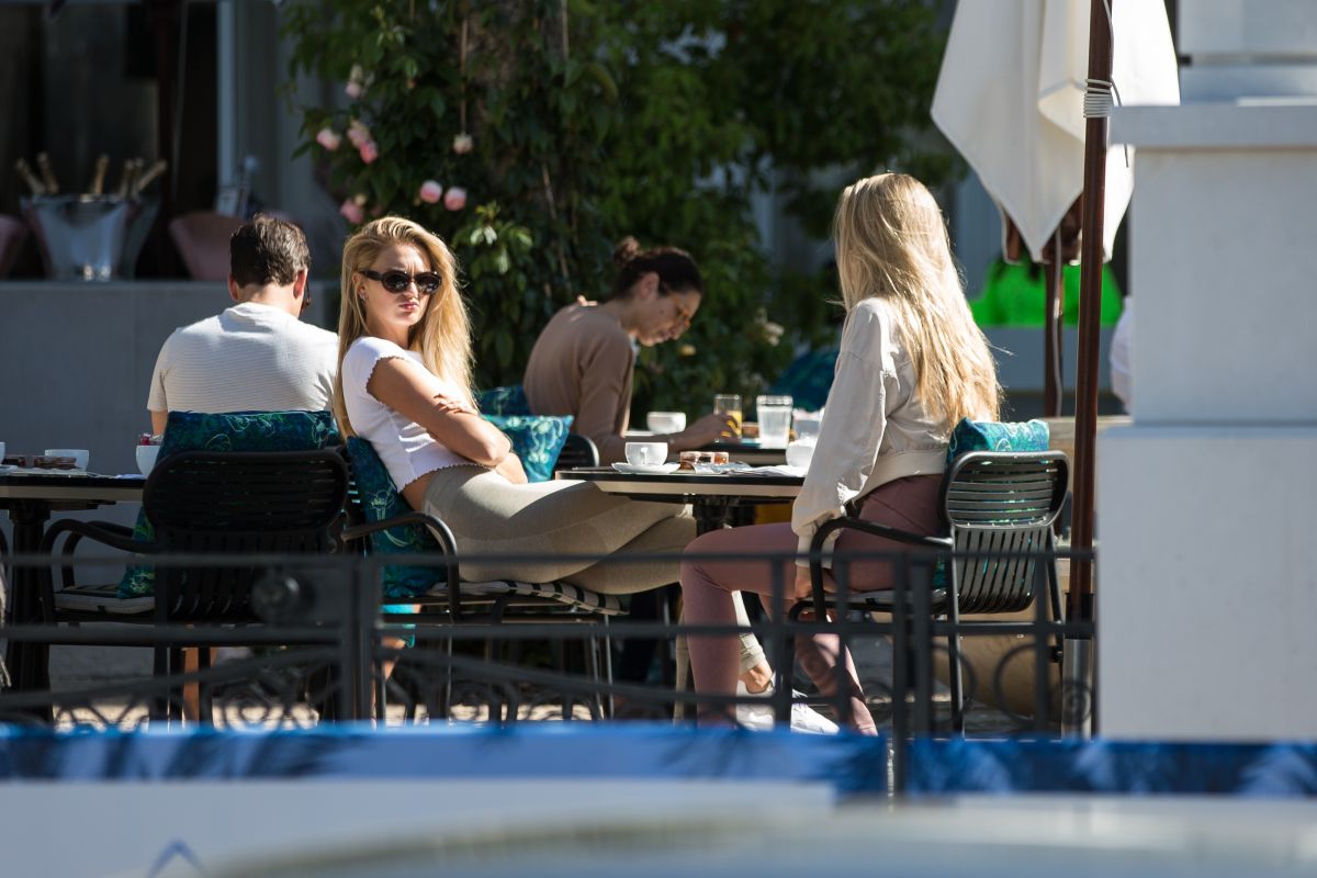 romee-strijd-out-for-coffee-at-terrace-of-martinez-hotel-in-cannes-05-14-2019-3.jpg