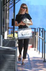 ROSIE HUNTINGTON-WHITELEY Shopping at Couture Kids in West Hollywood 05/24/2019