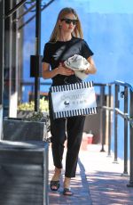 ROSIE HUNTINGTON-WHITELEY Shopping at Couture Kids in West Hollywood 05/24/2019