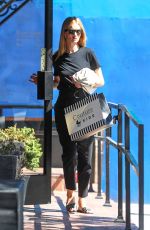 ROSIE HUNTINGTON-WHITELEY Shopping at Couture Kids in West Hollywood 05/24/2019