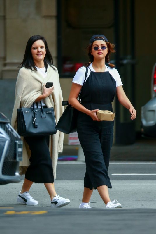SELENA GOMEZ Out for Lunch at Ttortino