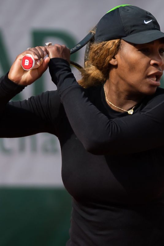 SERENA WILLIAMS Practises at Roland Garros French Open Tournament in Paris 05/24/2019