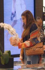 SOFIA VERGARA Shopping at Saks Fifth Avenue in Beverly Hills 05/23/2019