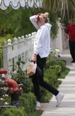 SOPHIE TURNER and Joe Jonas Arrives in Los Angeles after Their Wedding in Las Vegas 05/02/2019