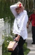 SOPHIE TURNER and Joe Jonas Arrives in Los Angeles after Their Wedding in Las Vegas 05/02/2019