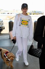 TAYLOR HILL with Her Dog at Los Angeles International Airport 05/03/2019