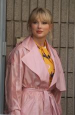 TAYLOR SWIFT Arrives at NRJ Radio in Paris 05/25/2019