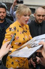 TAYLOR SWIFT Arrives at NRJ Radio in Paris 05/25/2019