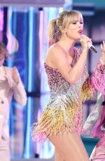 TAYLOR SWIFT Performs at Billboard Music Awards in Las Vegas 05/01/2019