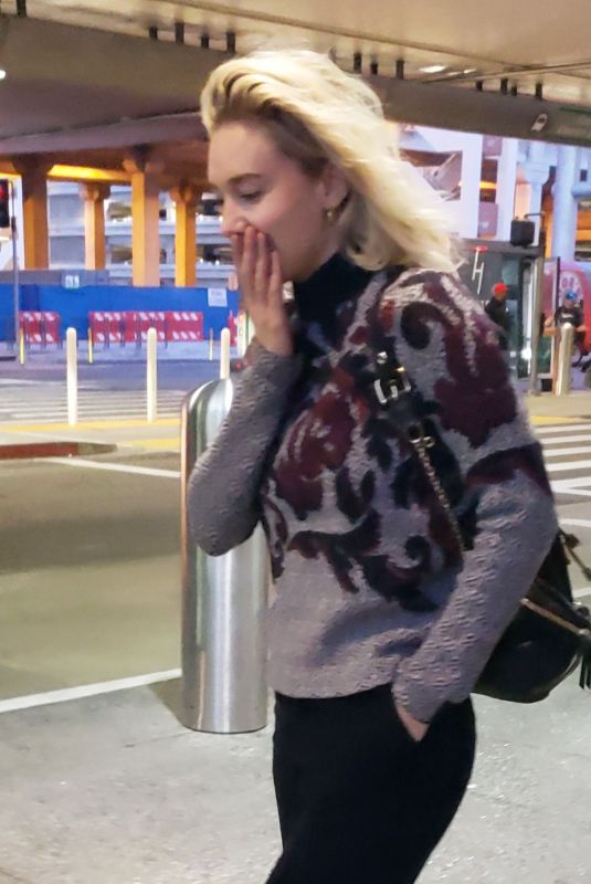 VANESSA KIRBY at Los Angeles International Airport 05/06/2019