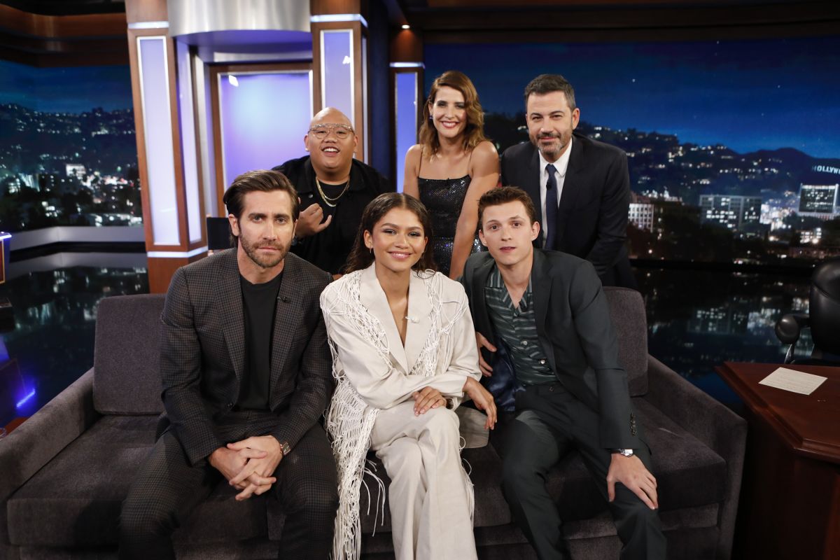 zendaya-coleman-and-cobie-smulder-at-jimmy-kimmel-live-05-09-2019-6.jpg