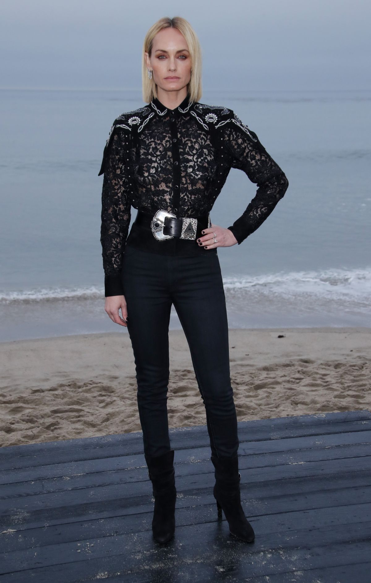 amber-valletta-at-saint-laurent-men-s-spring-summer-2020-fashion-show-in-malibu-06-06-2019-4.jpg