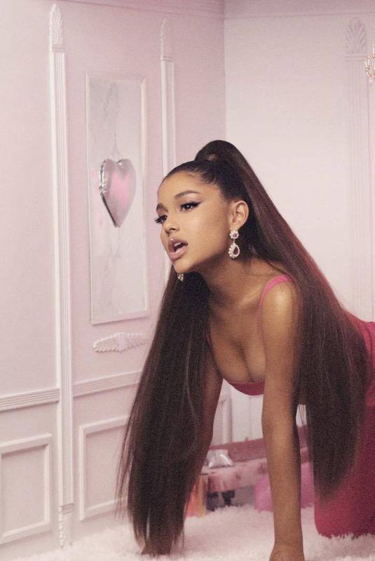 ARIANA GRANDE - 7 Rings Promos, 2019