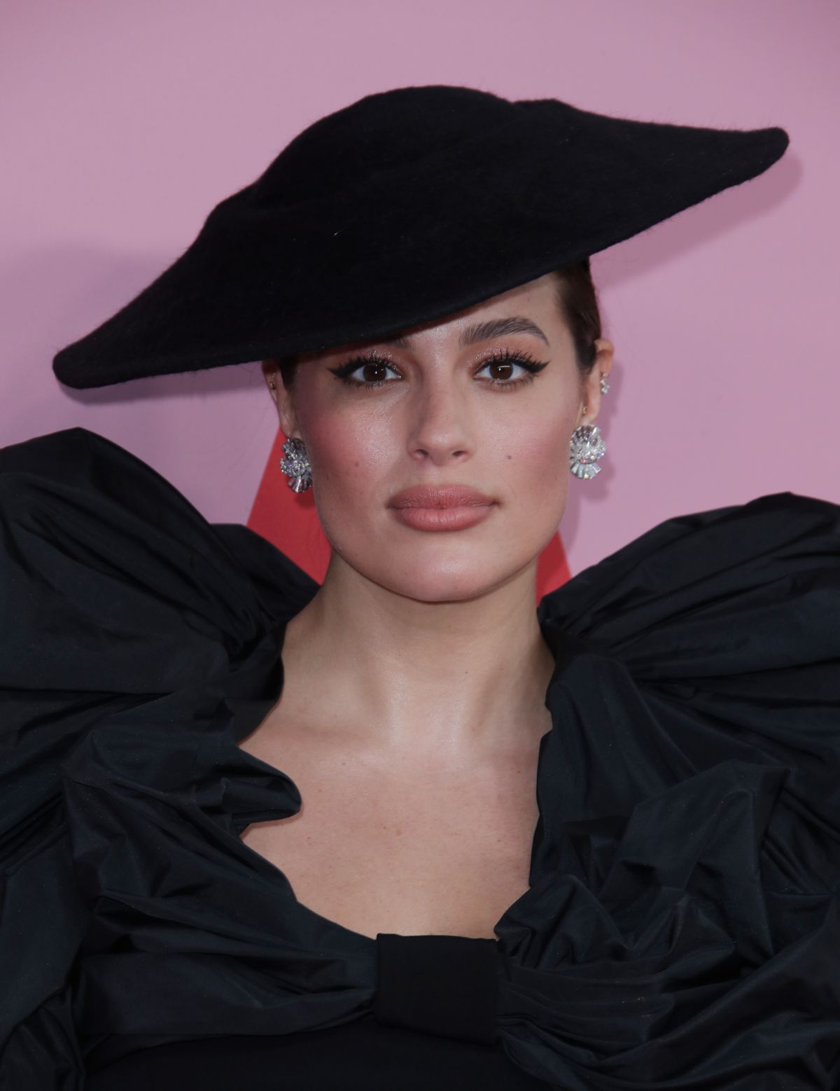 ashley-graham-at-cfda-fashion-awards-in-new-york-06-03-2019-0.jpg