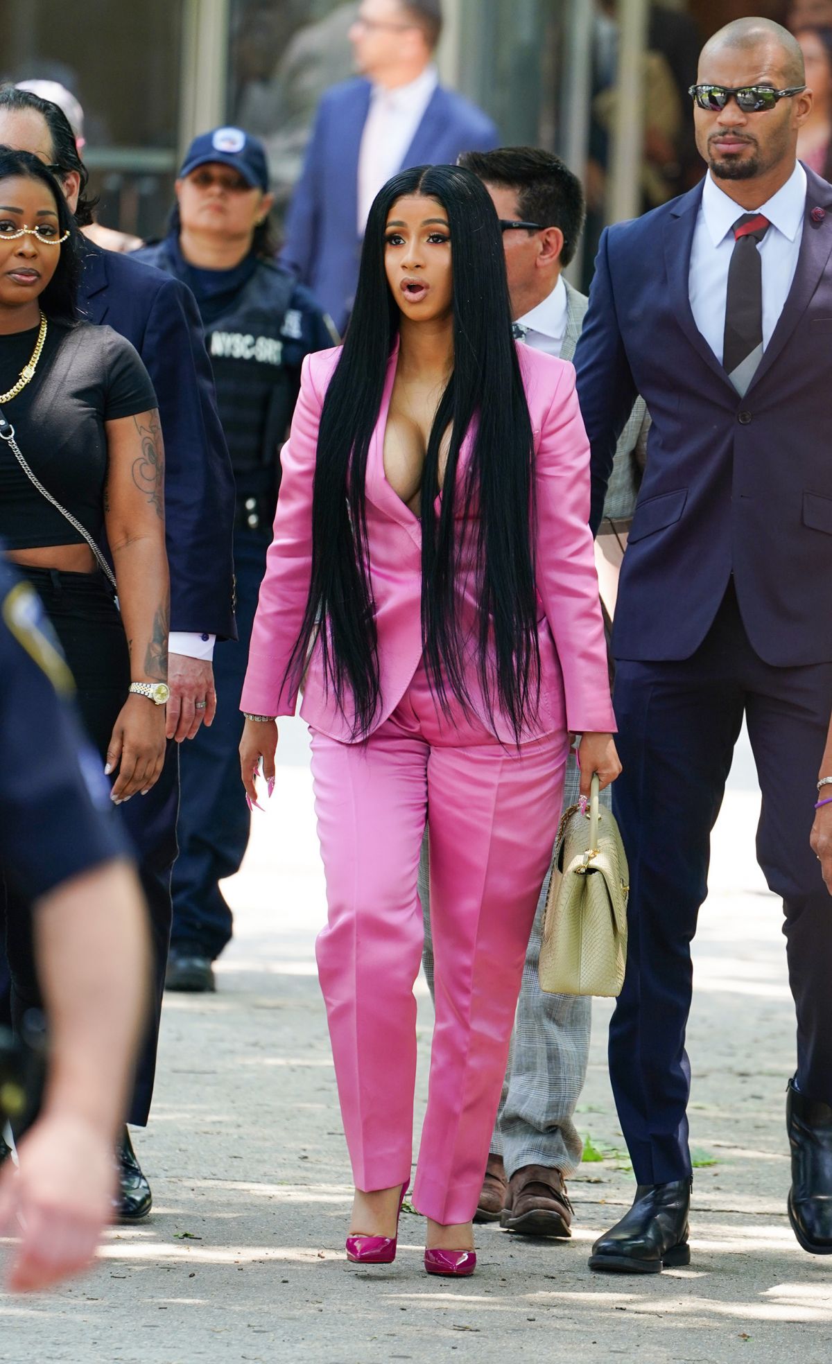 cardi-b-arrives-at-her-trial-at-queens-criminal-court-in-new-york-05-31-2019-2.jpg