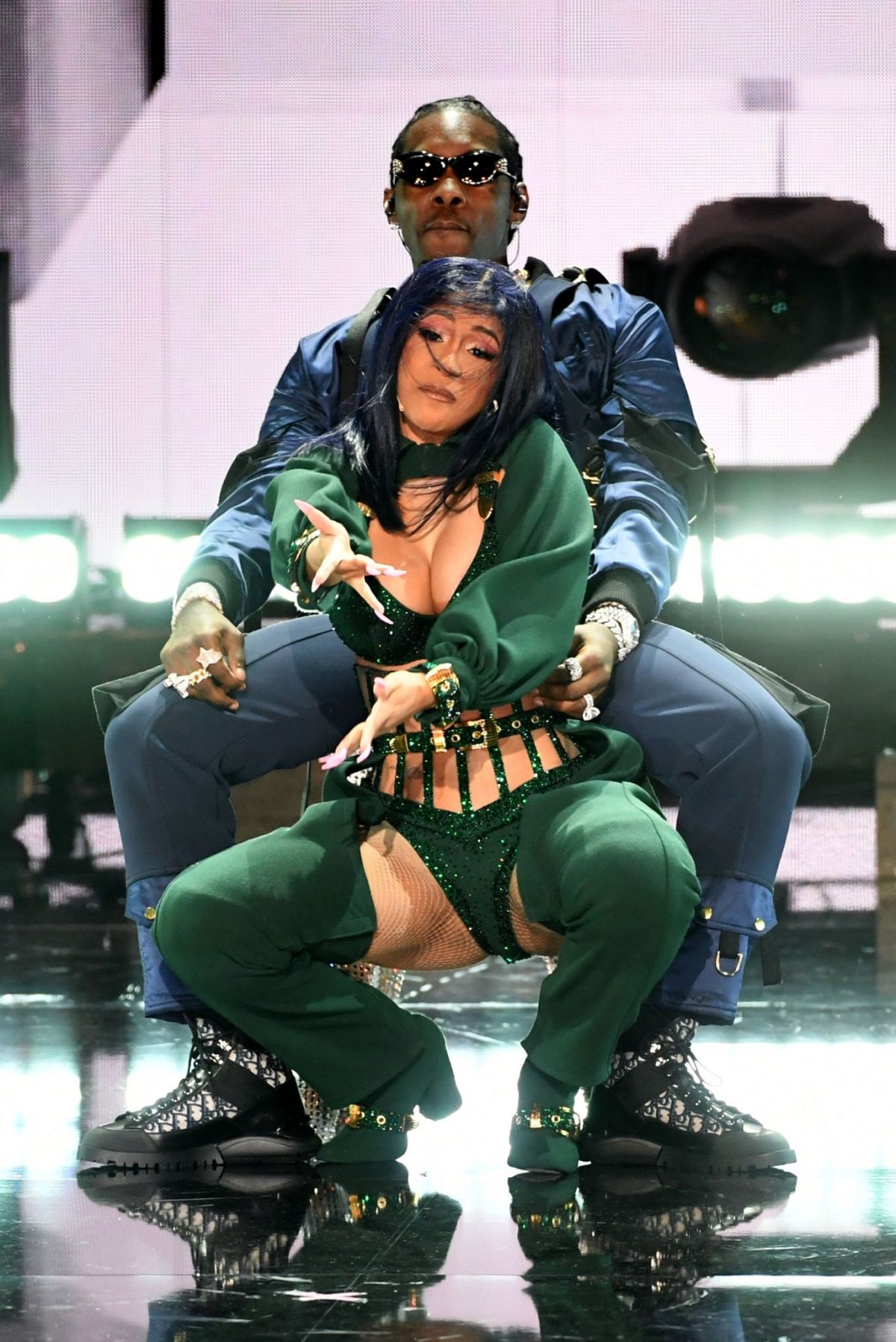 cardi-b-at-2019-bet-awards-in-los-angeles-06-23-2019-2.jpg