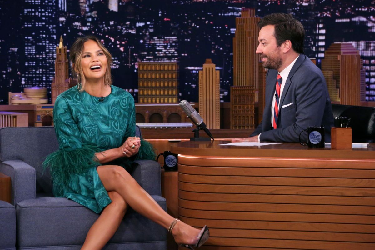 chrissy-teigen-at-tonight-show-starring-jimmy-fallon-06-24-2019-5.jpg